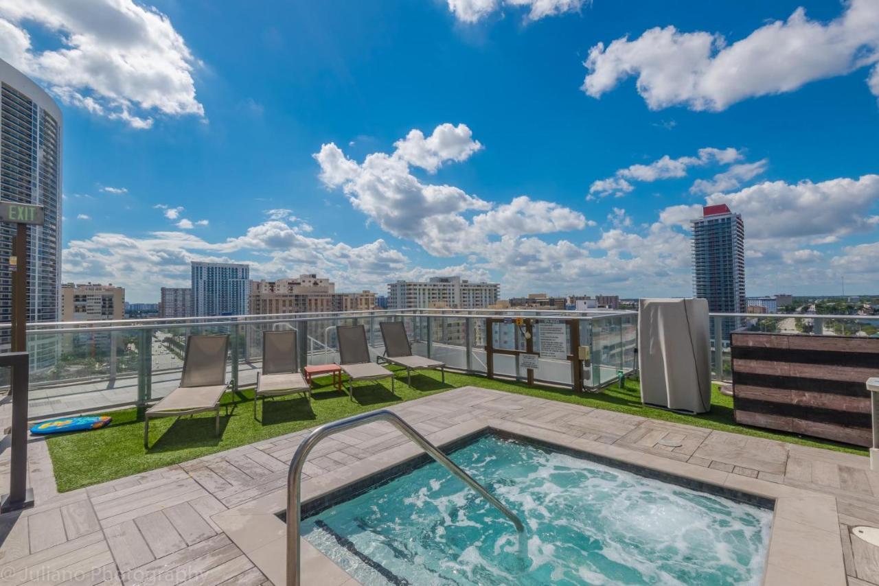 2 Bedroom Stunning Views! Miami Hallandale Beach
