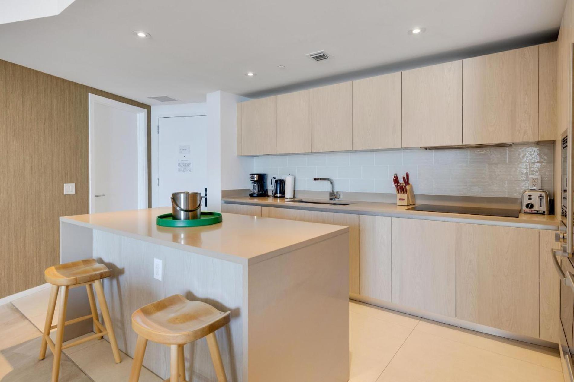 Apartment 2 Bedroom Stunning Views! Miami *